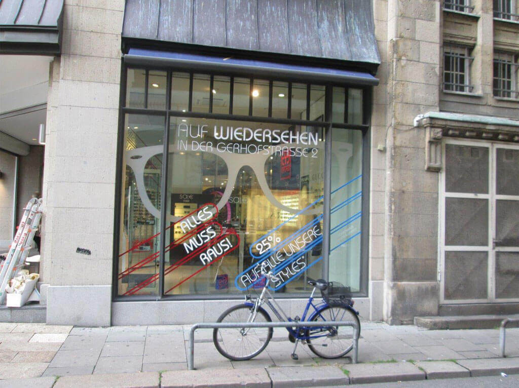 Schaufensteraktion zum Rausverkauf im EYE CATCHER Store, Gerhofstraße in Hamburg